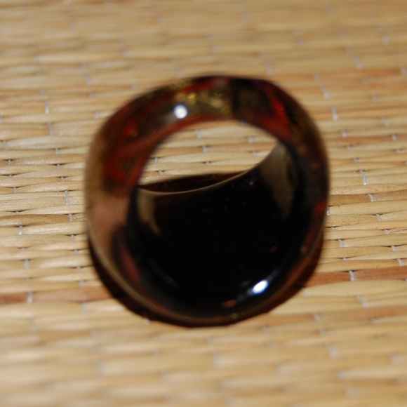 Pretty Glass Ring - Picture 5 of 5
